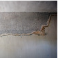 Particular Motion of a Traced Fissure