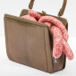 Tasche mit Würsten.