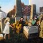 Repentance janissaries at the grave of his father.